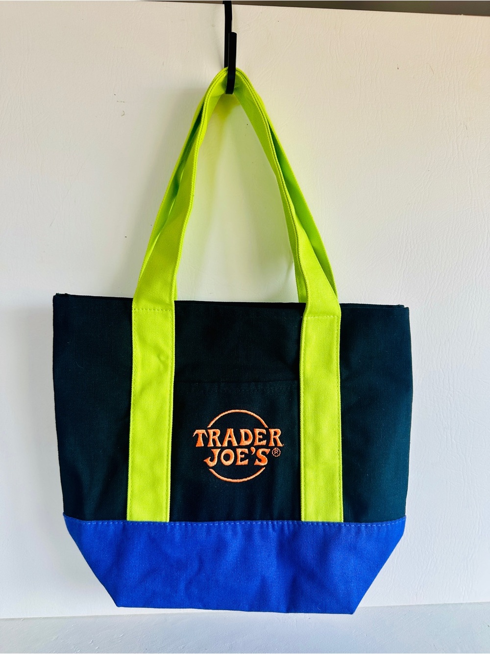 TRADER JOES HALLOWEEN Special Edition Black & Blue Tote with Lime Green Handles